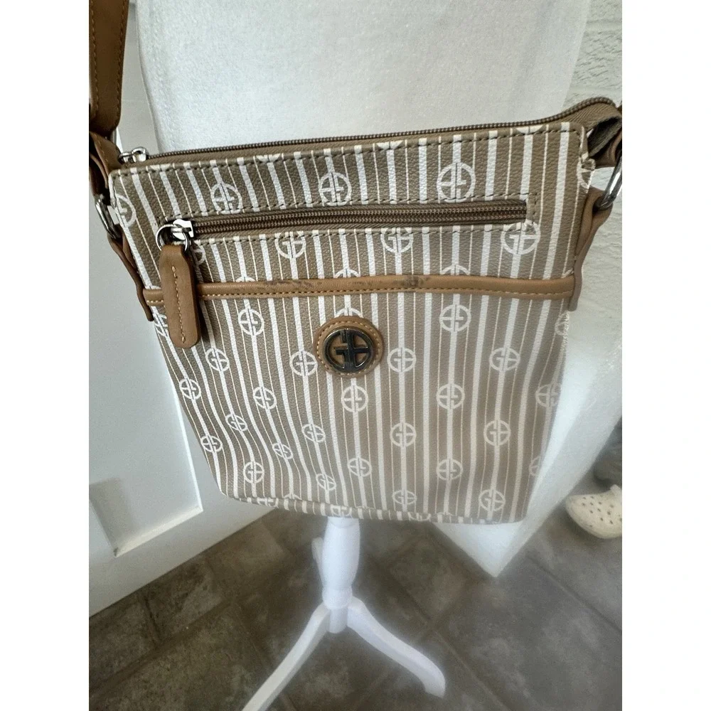 GIANI BERNINI Tonal Signature Canvas Crossbody Preowned